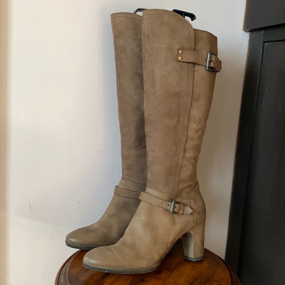 Progetto leather boots with rubber soles NWOT
